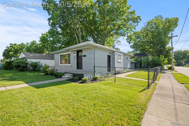 4014 Greenfield Road, Berkley, MI 48072