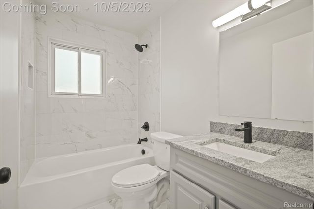 4014 Greenfield Road, Berkley, MI 48072