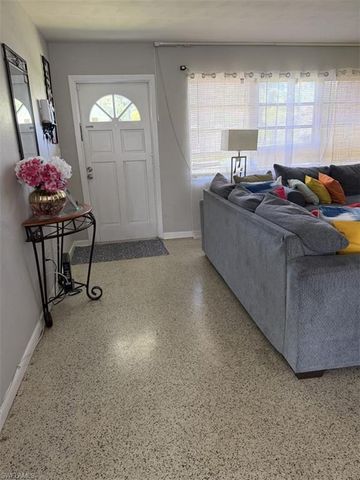 3647 Kelly ST, Fort Myers, FL 33901