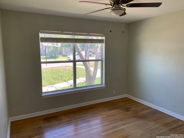 111 Laddie Pl Unit B, San Antonio, TX 78201