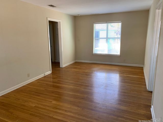 111 Laddie Pl Unit B, San Antonio, TX 78201