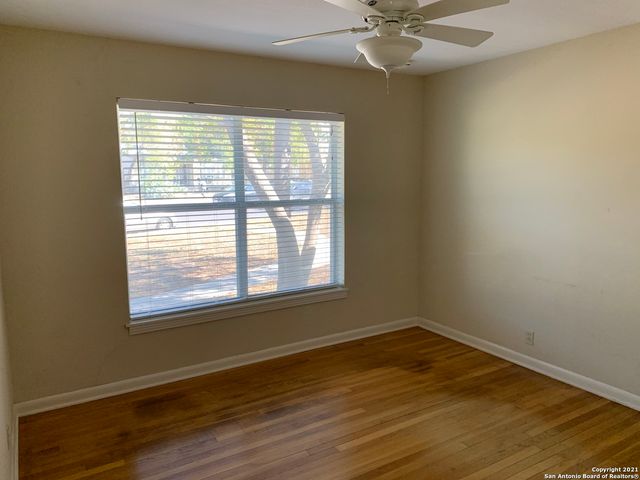 111 Laddie Pl Unit B, San Antonio, TX 78201