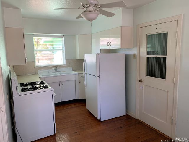 111 Laddie Pl Unit B, San Antonio, TX 78201