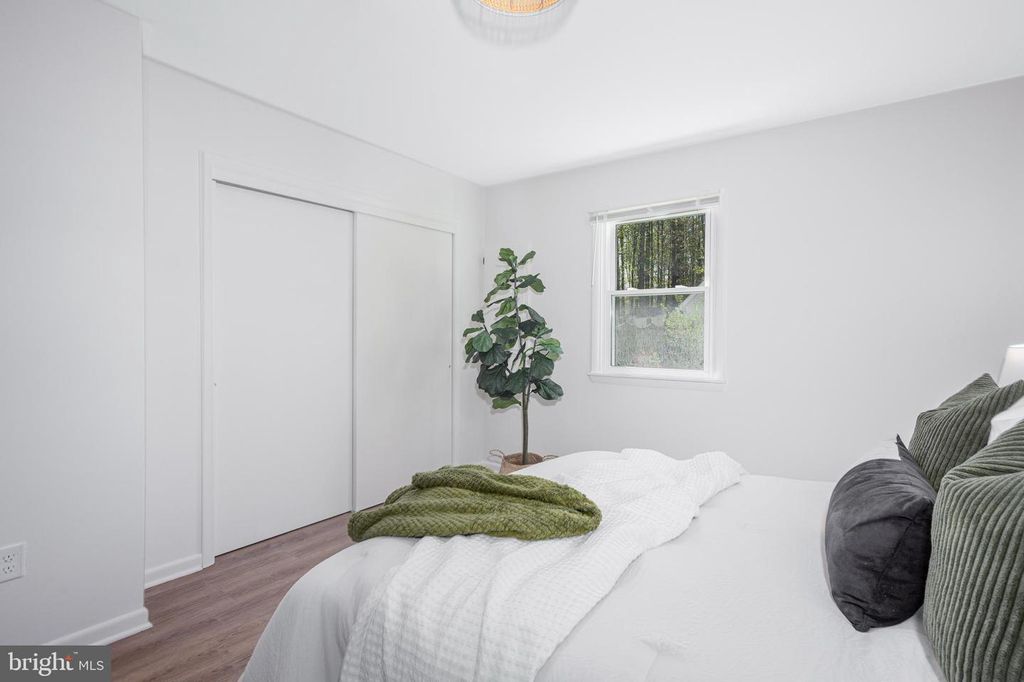 Image 11 of property listing at 300 TALBOT RD, Stevensville, MD 21666