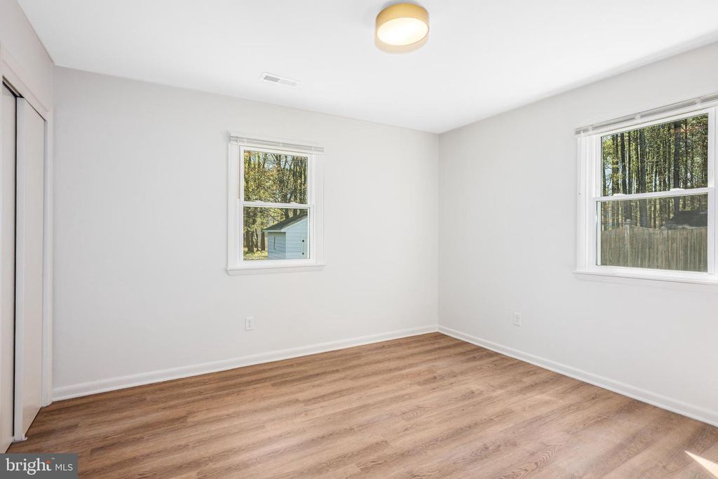 Image 14 of property listing at 300 TALBOT RD, Stevensville, MD 21666