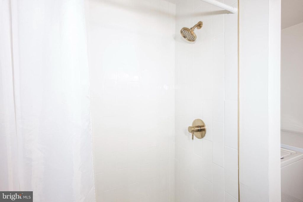 Image 19 of property listing at 300 TALBOT RD, Stevensville, MD 21666