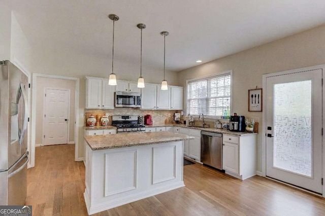 5135 Amberden Hall Drive, Suwanee, GA 30024