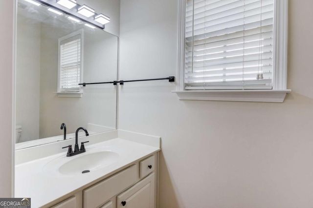 5135 Amberden Hall Drive, Suwanee, GA 30024