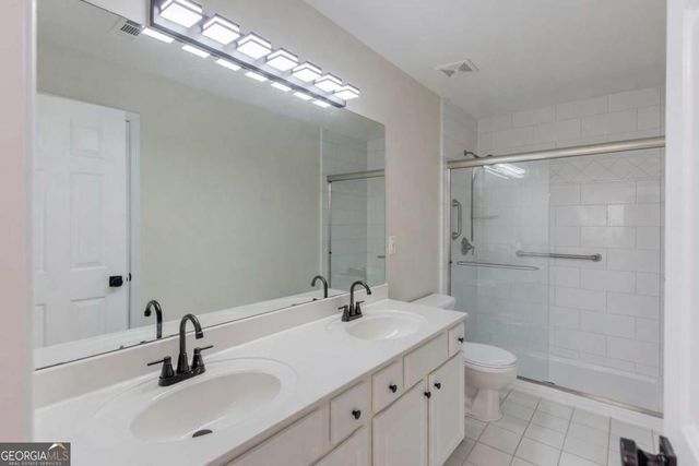 5135 Amberden Hall Drive, Suwanee, GA 30024