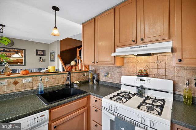 4762 BENECIA LN, Dumfries, VA 22025