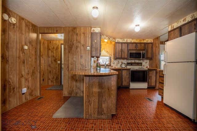 1043 Mt Highway 55, Whitehall, MT 59759