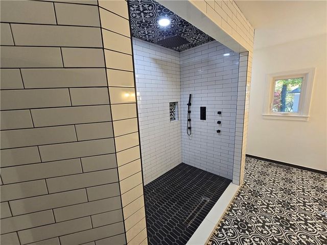 398 Dunleven Manor Walk, Lawrenceville, GA 30043