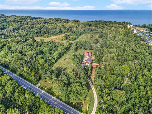 326 Blue Star Highway, South Haven, MI 49090