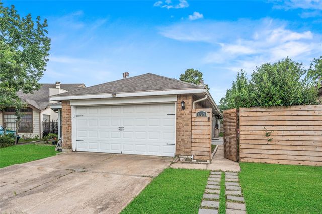 13527 Blue Marlin Lane, Houston, TX 77083