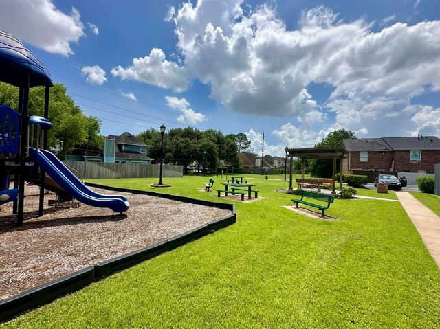 13527 Blue Marlin Lane, Houston, TX 77083