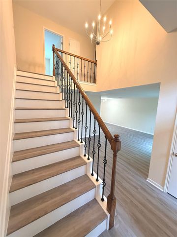 2802 Sunshine Circle, Sugar Land, TX 77479