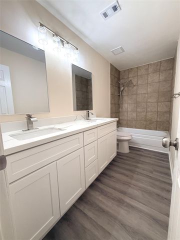 2802 Sunshine Circle, Sugar Land, TX 77479