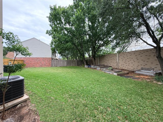 2802 Sunshine Circle, Sugar Land, TX 77479