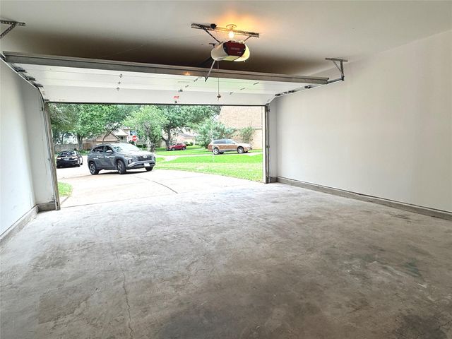 2802 Sunshine Circle, Sugar Land, TX 77479