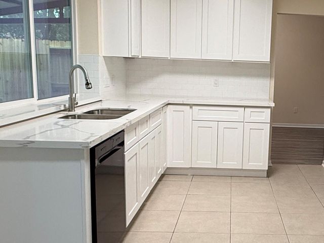 2802 Sunshine Circle, Sugar Land, TX 77479