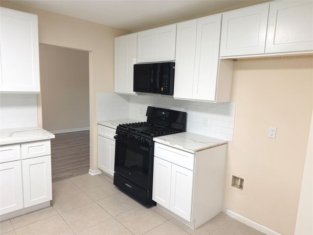 2802 Sunshine Circle, Sugar Land, TX 77479