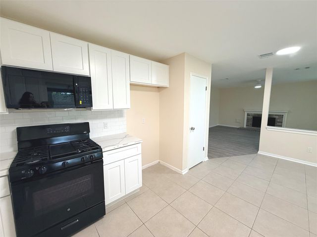2802 Sunshine Circle, Sugar Land, TX 77479