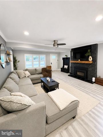 273 W CROSSWICKS RD, Bordentown, NJ 08505