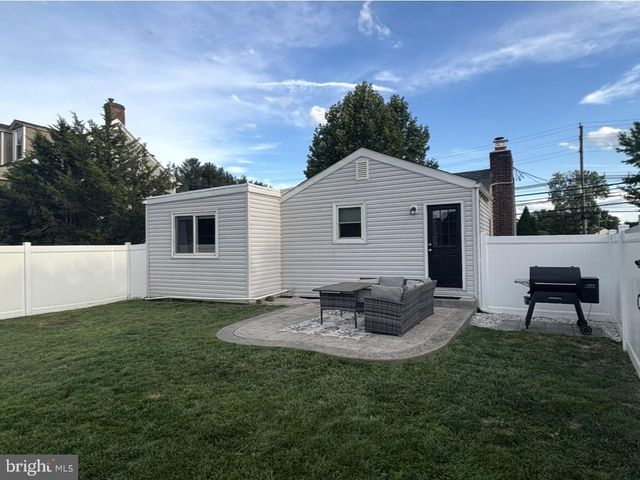 273 W CROSSWICKS RD, Bordentown, NJ 08505