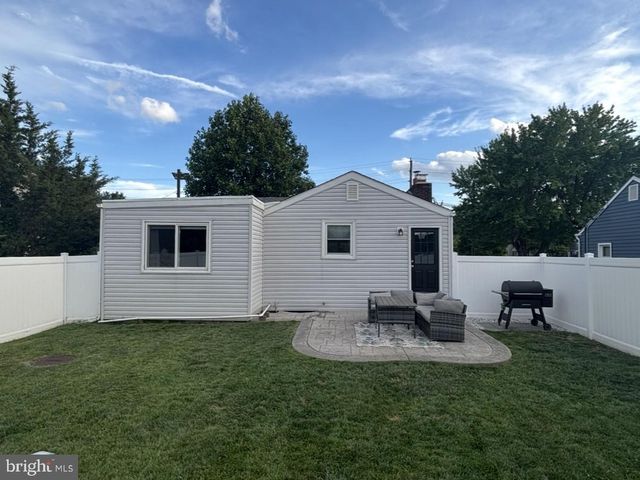 273 W CROSSWICKS RD, Bordentown, NJ 08505