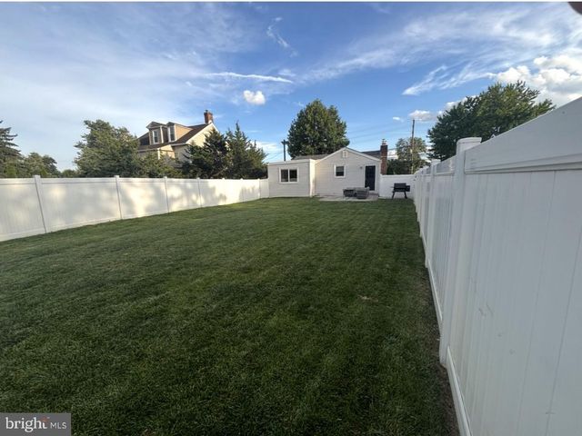 273 W CROSSWICKS RD, Bordentown, NJ 08505