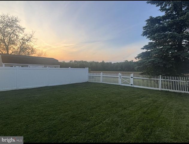 273 W CROSSWICKS RD, Bordentown, NJ 08505