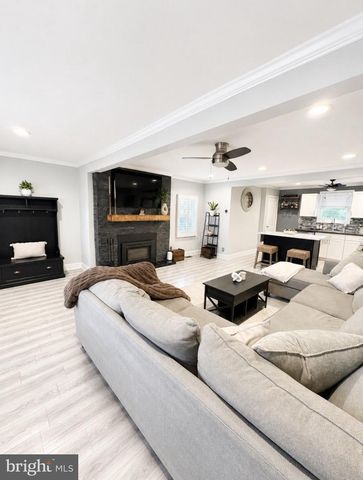 273 W CROSSWICKS RD, Bordentown, NJ 08505