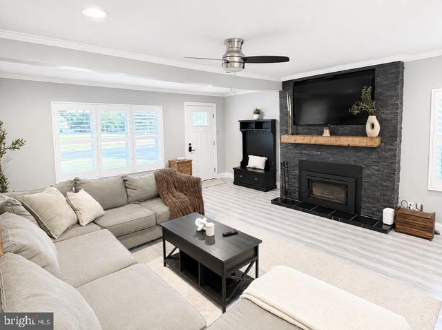 273 W CROSSWICKS RD, Bordentown, NJ 08505