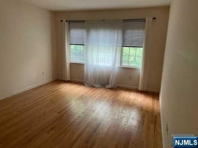 87 Trotters Lane, Allendale, NJ 07401