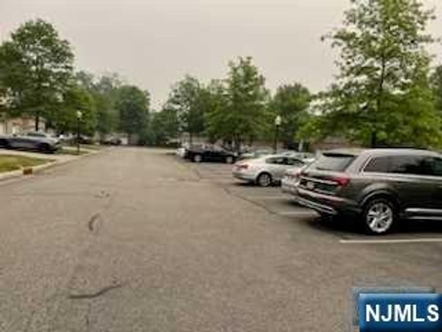 87 Trotters Lane, Allendale, NJ 07401