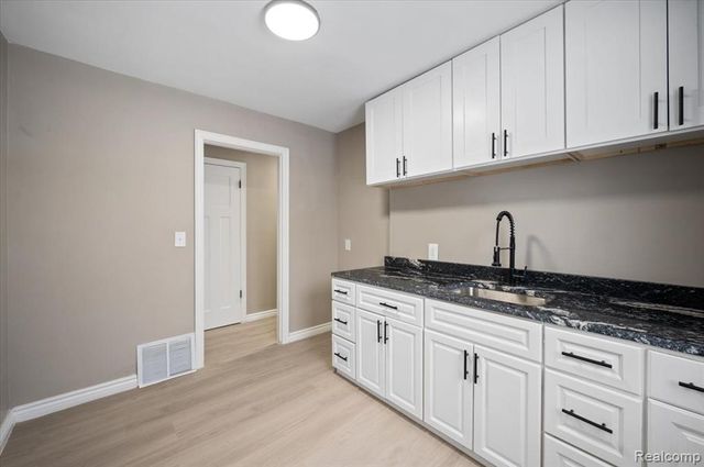 7610 Vaughan, Detroit, MI 48228