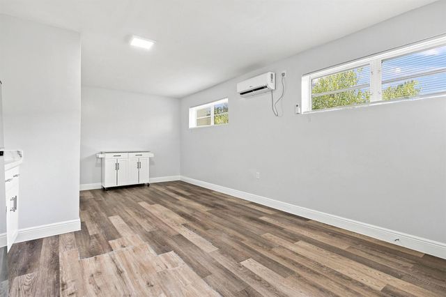 1964 NE 172nd Street Efficiency, North Miami Beach, FL 33162