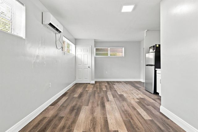 1964 NE 172nd Street Efficiency, North Miami Beach, FL 33162