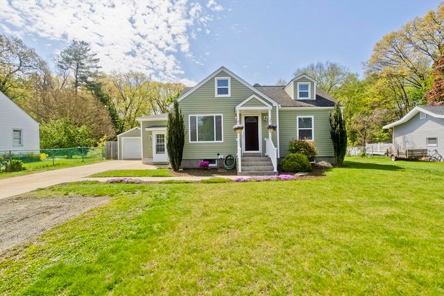 40 Susan Ave, South Hadley, MA 01075