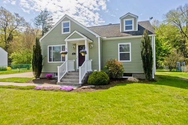 40 Susan Ave, South Hadley, MA 01075