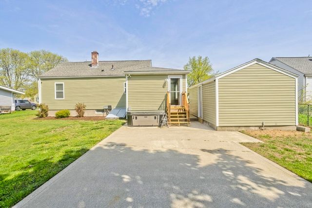 40 Susan Ave, South Hadley, MA 01075