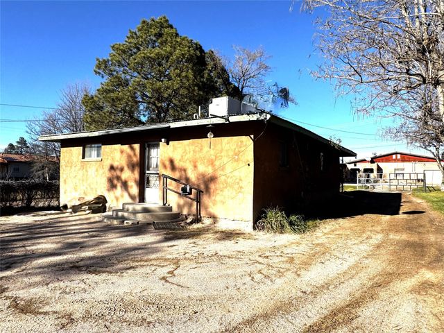 1130 NM 76, Espanola, NM 87532