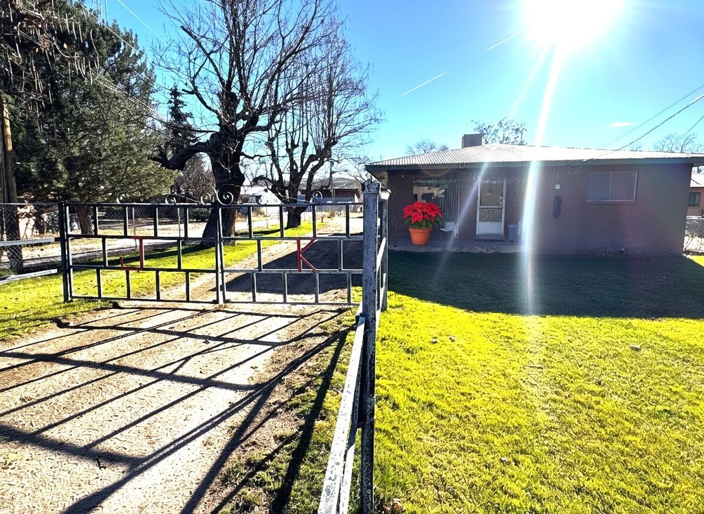 1130 NM 76, Espanola, NM 87532