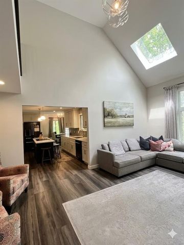 10908 W 120th Street, Overland Park, KS 66213