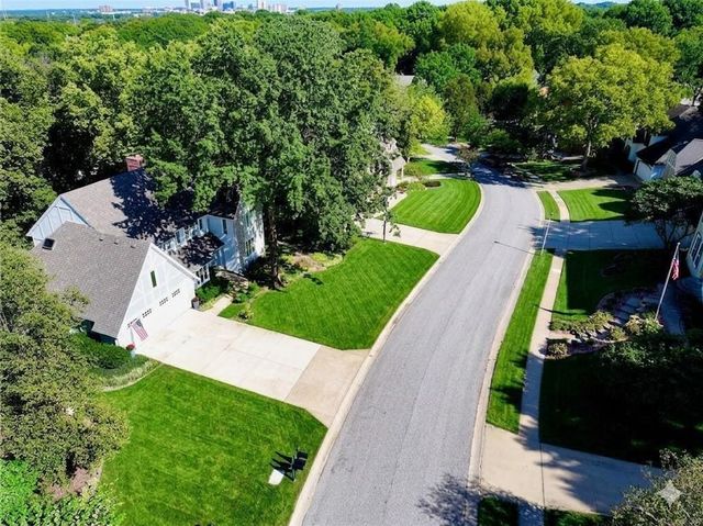 10908 W 120th Street, Overland Park, KS 66213