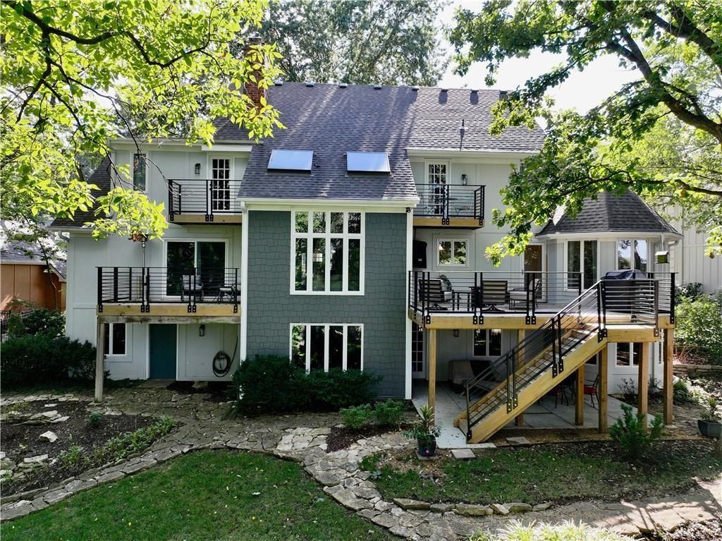 10908 W 120th Street, Overland Park, KS 66213