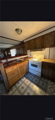 8655 Santa Fe Avenue 22, Hesperia, CA 92345