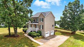 1117 Black Walnut Drive, Hickory, NC 28602