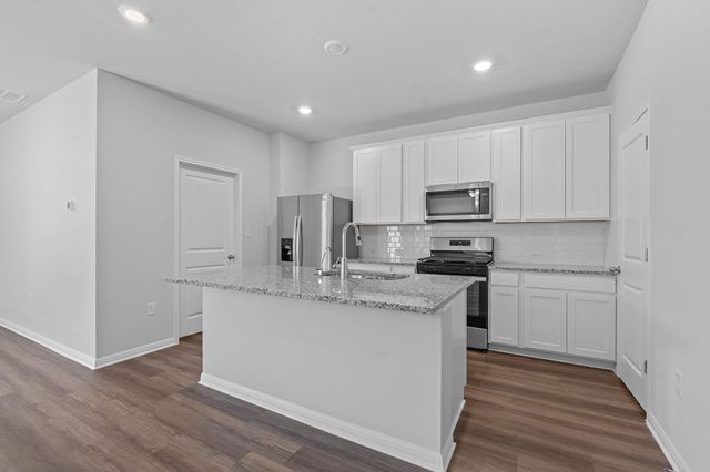 109 Zinnia LN, Hutto, TX 78634
