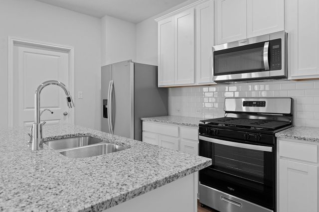 109 Zinnia LN, Hutto, TX 78634